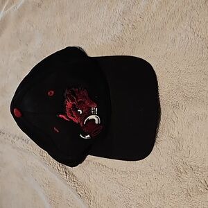 Razorback hat size 7 and 1/8